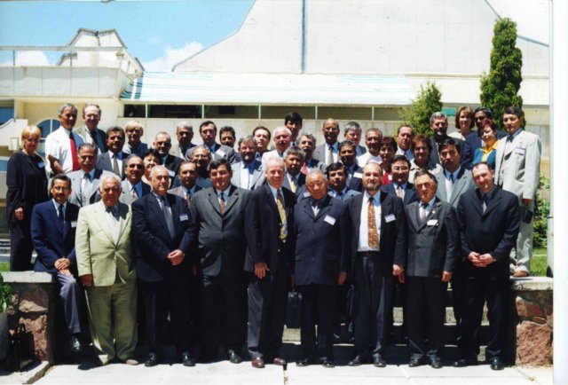 ministeriallevelmeetingatissykkuljuly2001.jpg